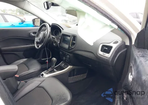 2018 Jeep Compass Latitude Fwd из США, поврежденный, VIN 3C4NJCBB7JT228908